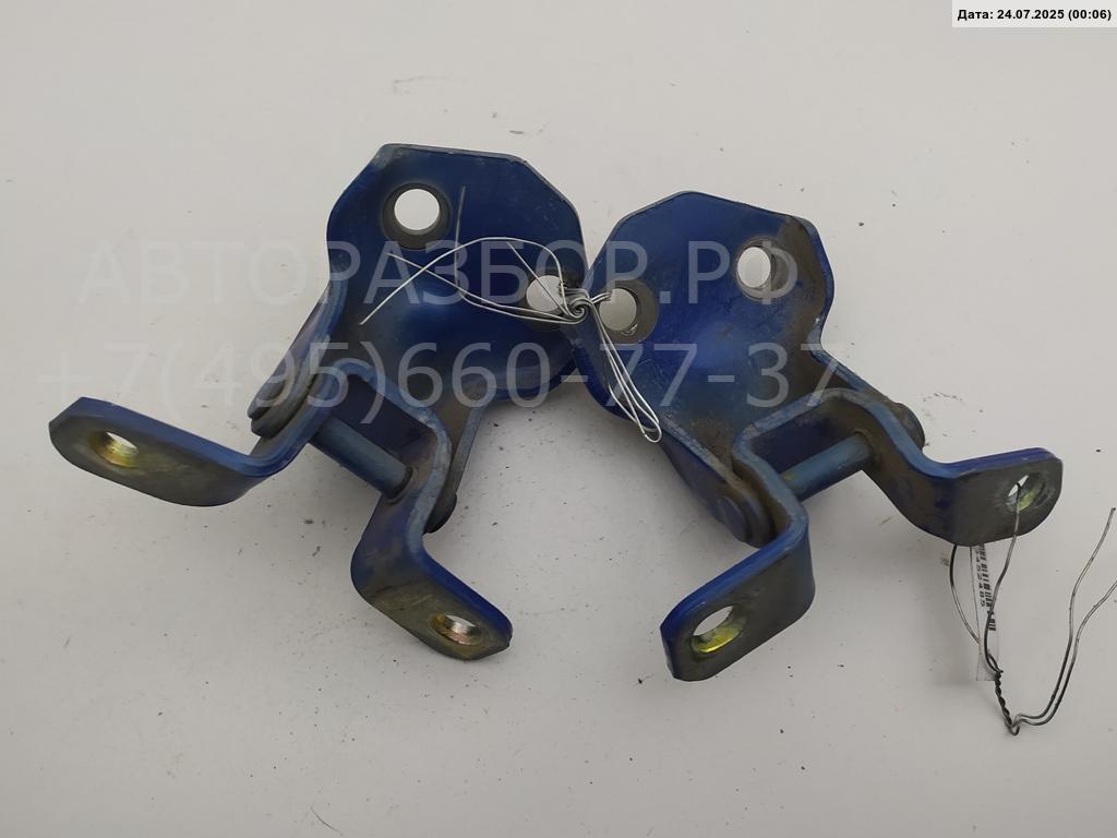 Петля двери