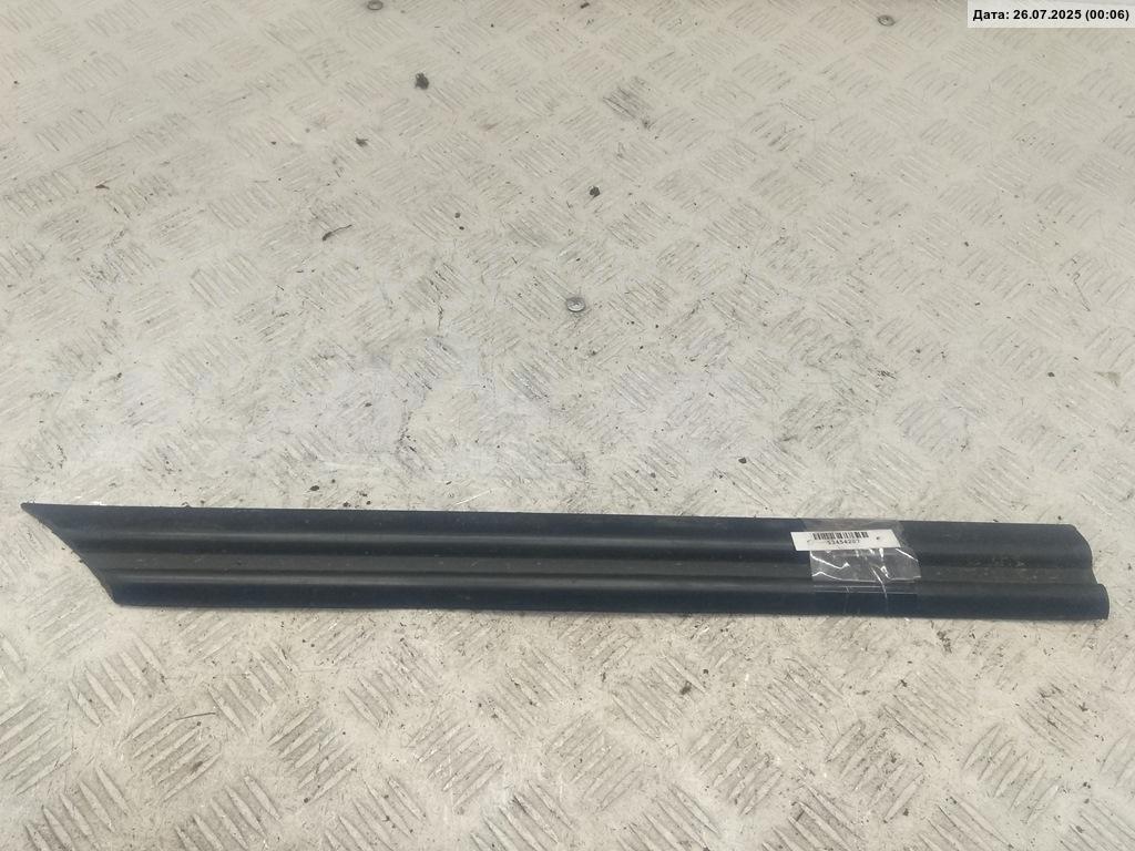 Молдинг заднего крыла правого
