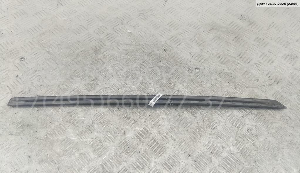 Накладка двери задней левой