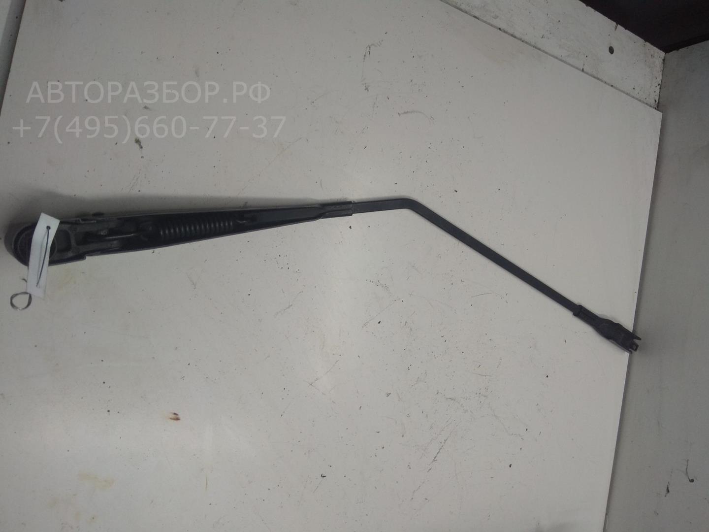 Поводок стеклоочистителя заднего