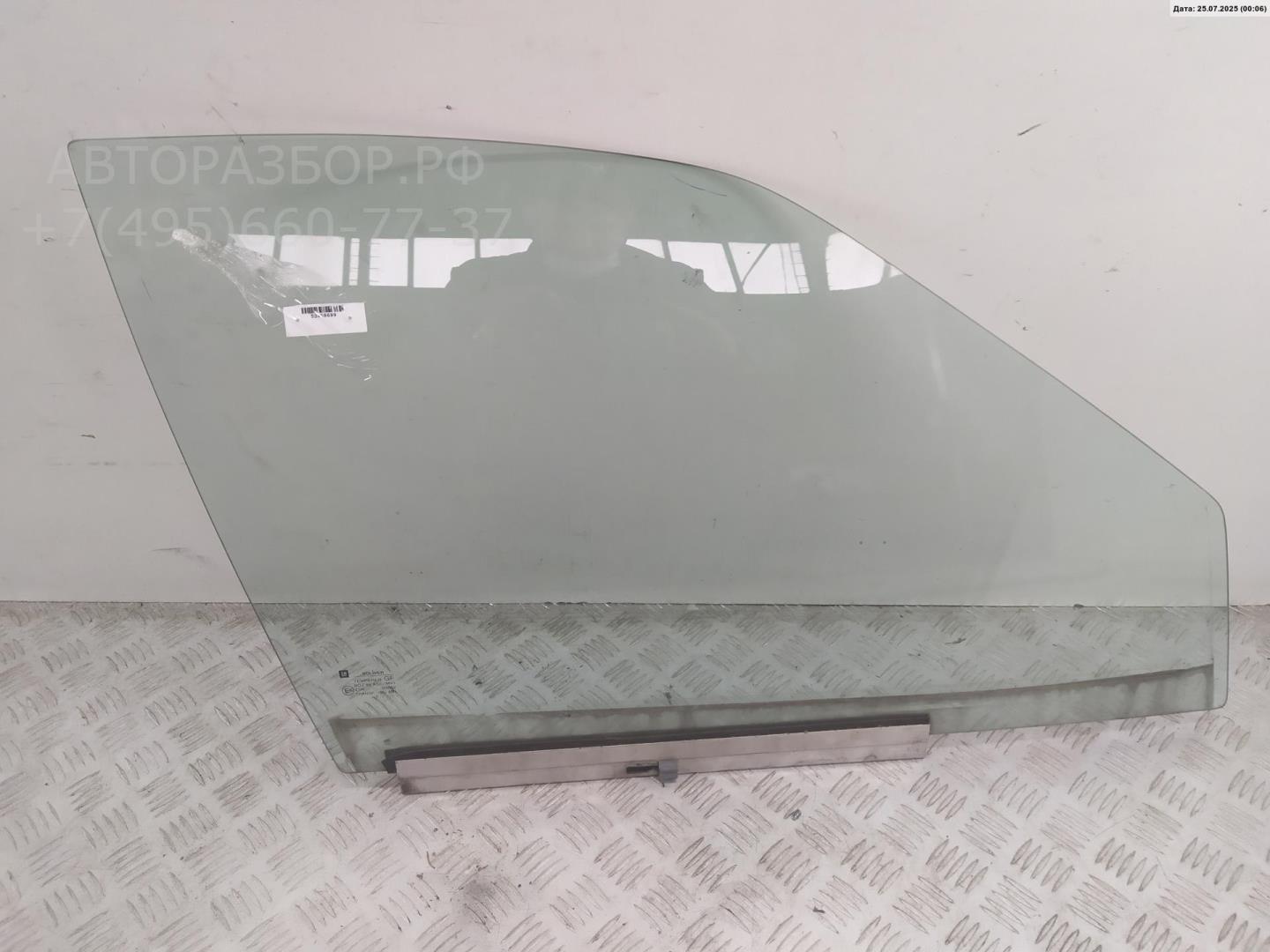 Стекло двери передней правой