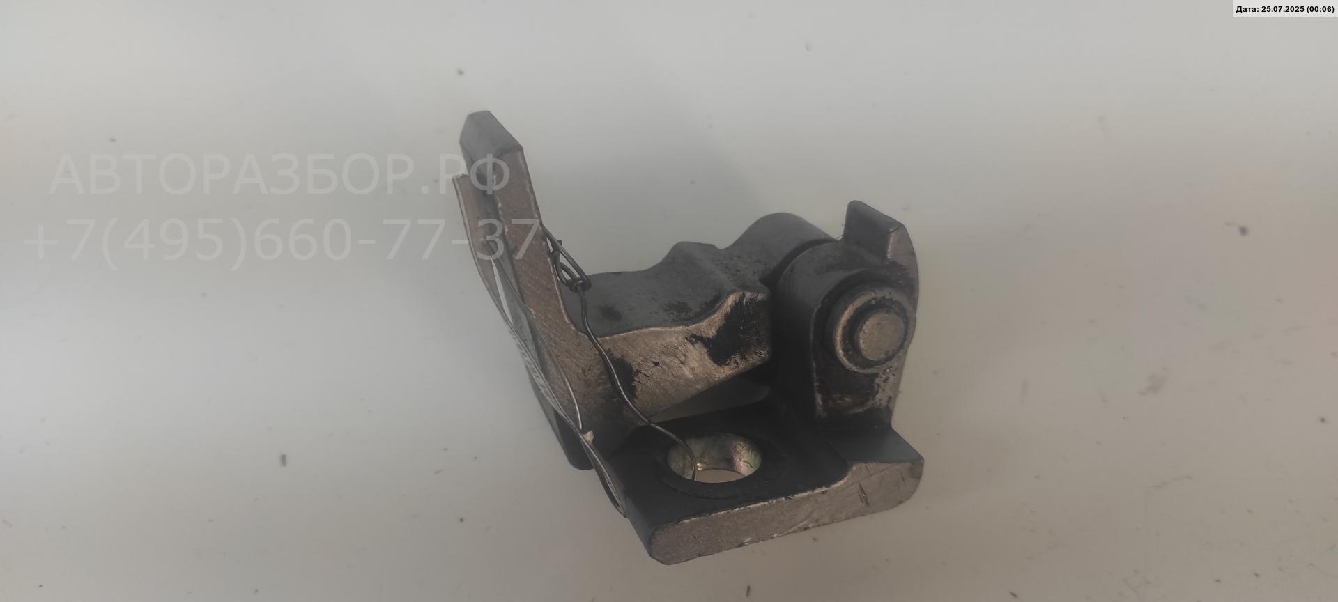 Петля двери