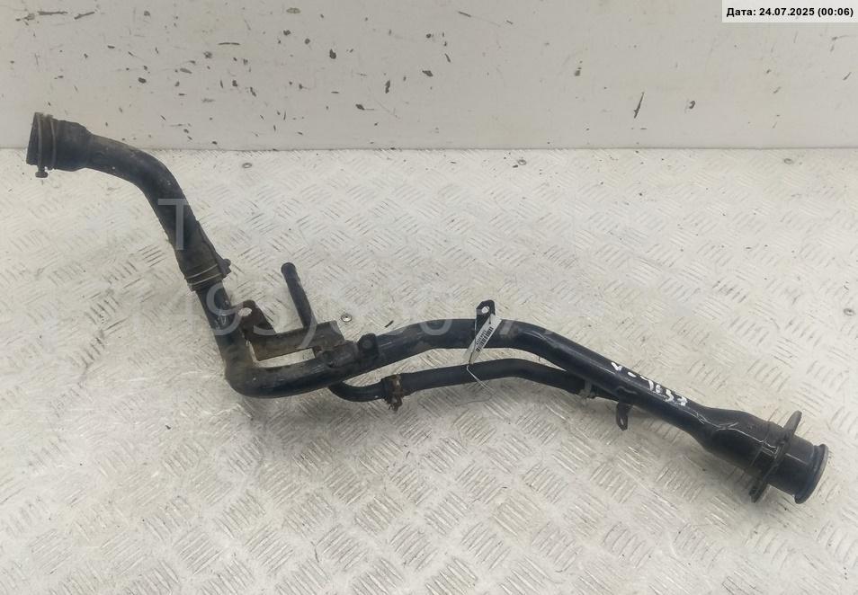 Горловина топливного бака