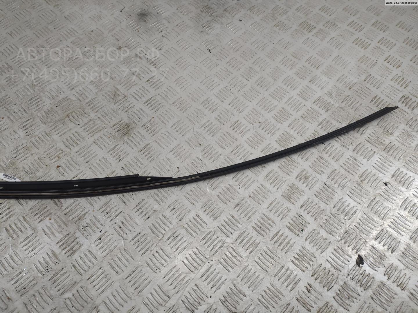 Молдинг лобового стекла