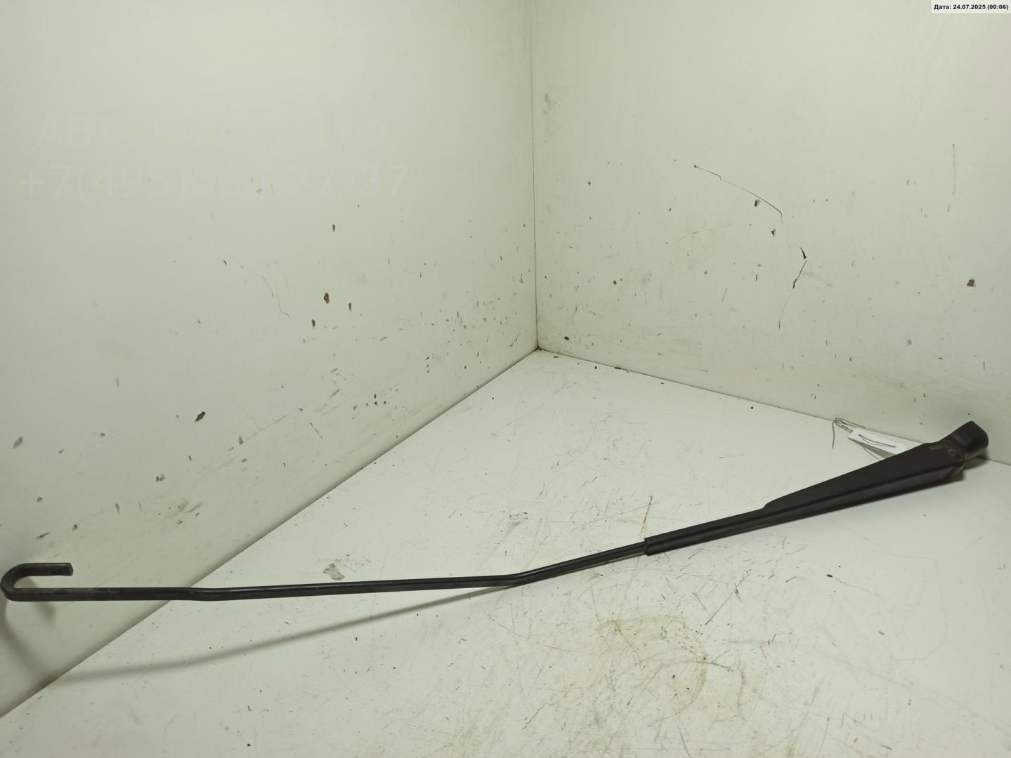 Поводок стеклоочистителя передний правый