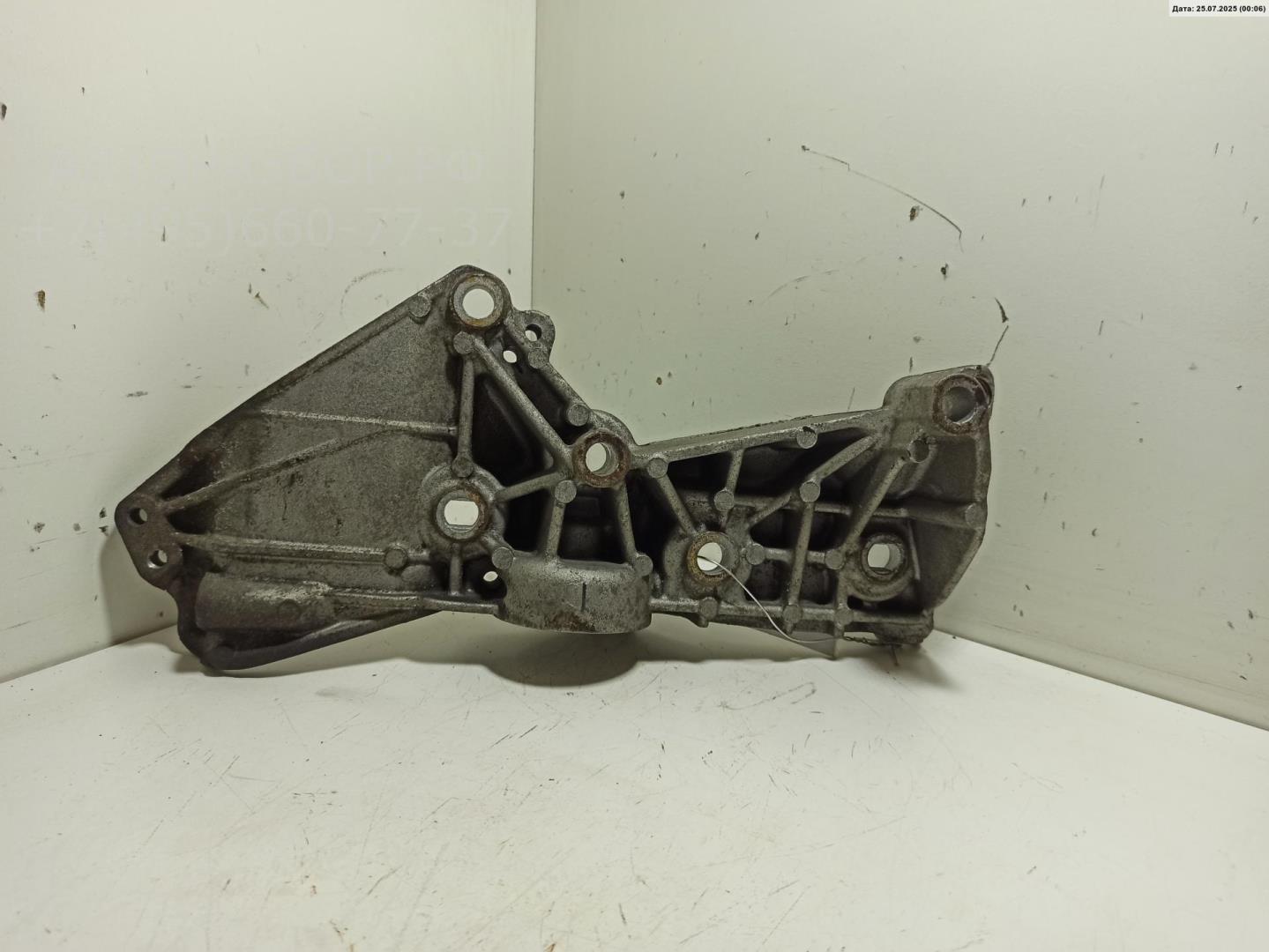 Кронштейн генератора