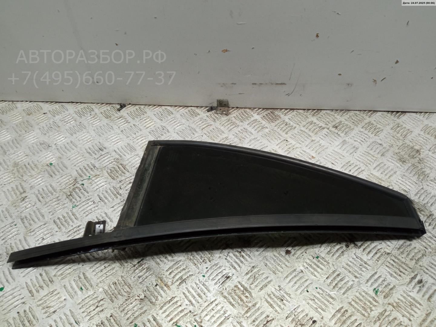 Стекло двери задней правой (форточка)
