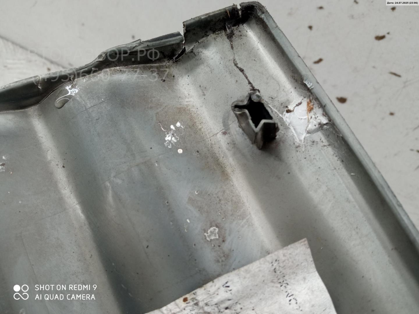 Молдинг двери передней левой