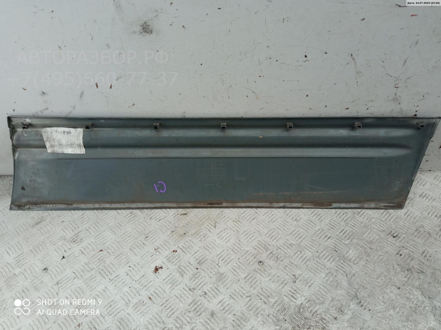 Молдинг двери передней левой