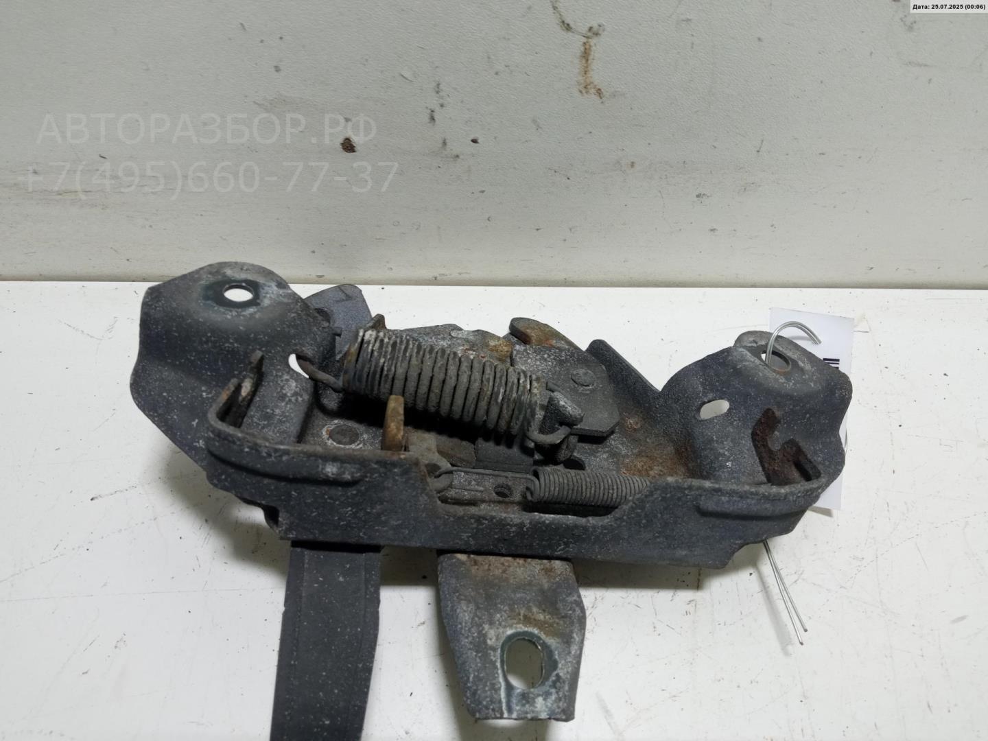 Замок капота