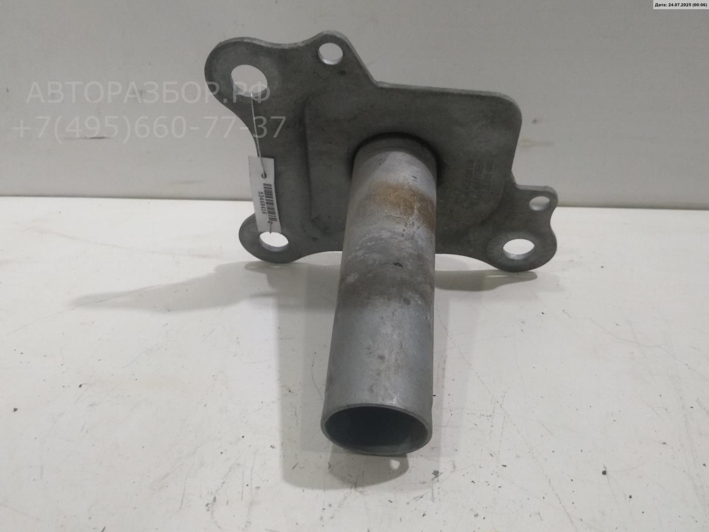 Кронштейн переднего бампера левый