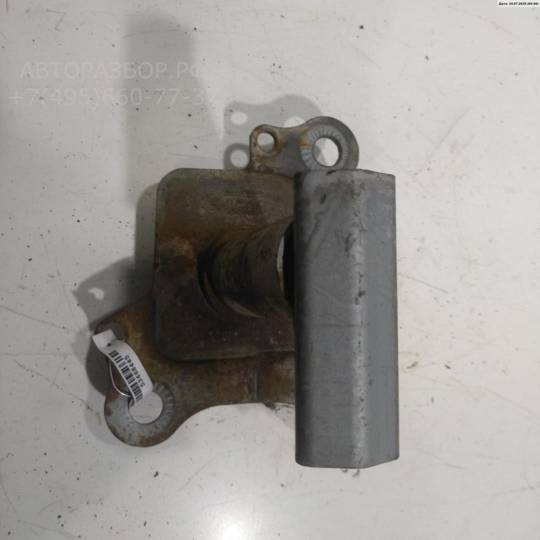 Кронштейн переднего бампера левый
