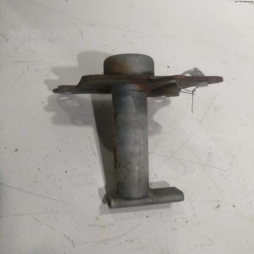 Кронштейн переднего бампера правый