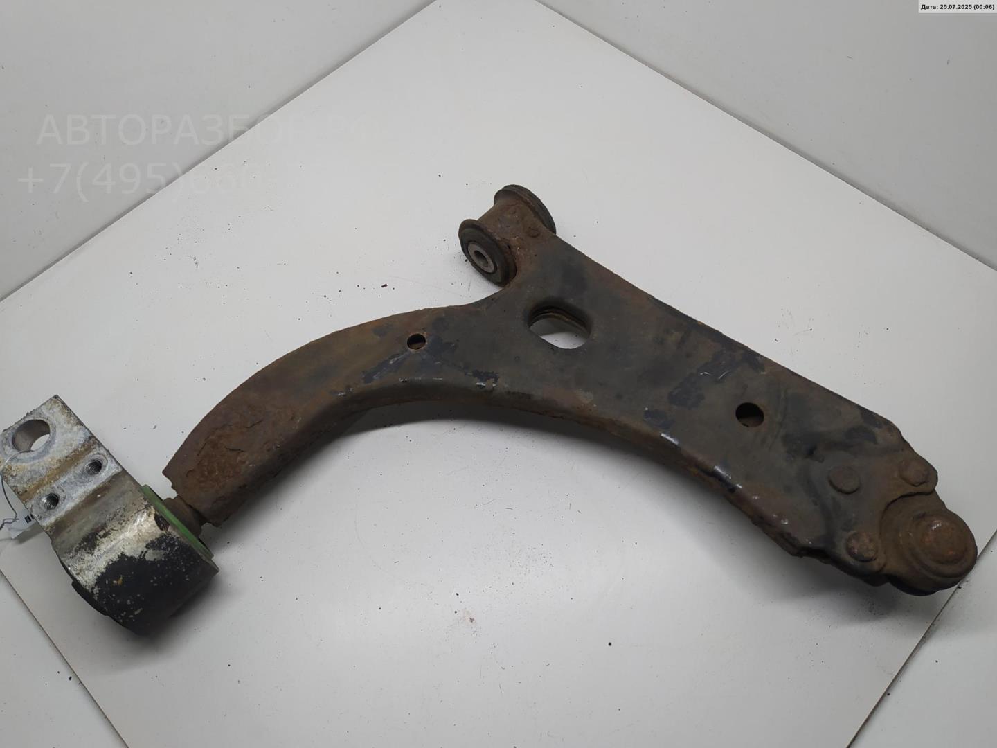 Рычаг передний левый