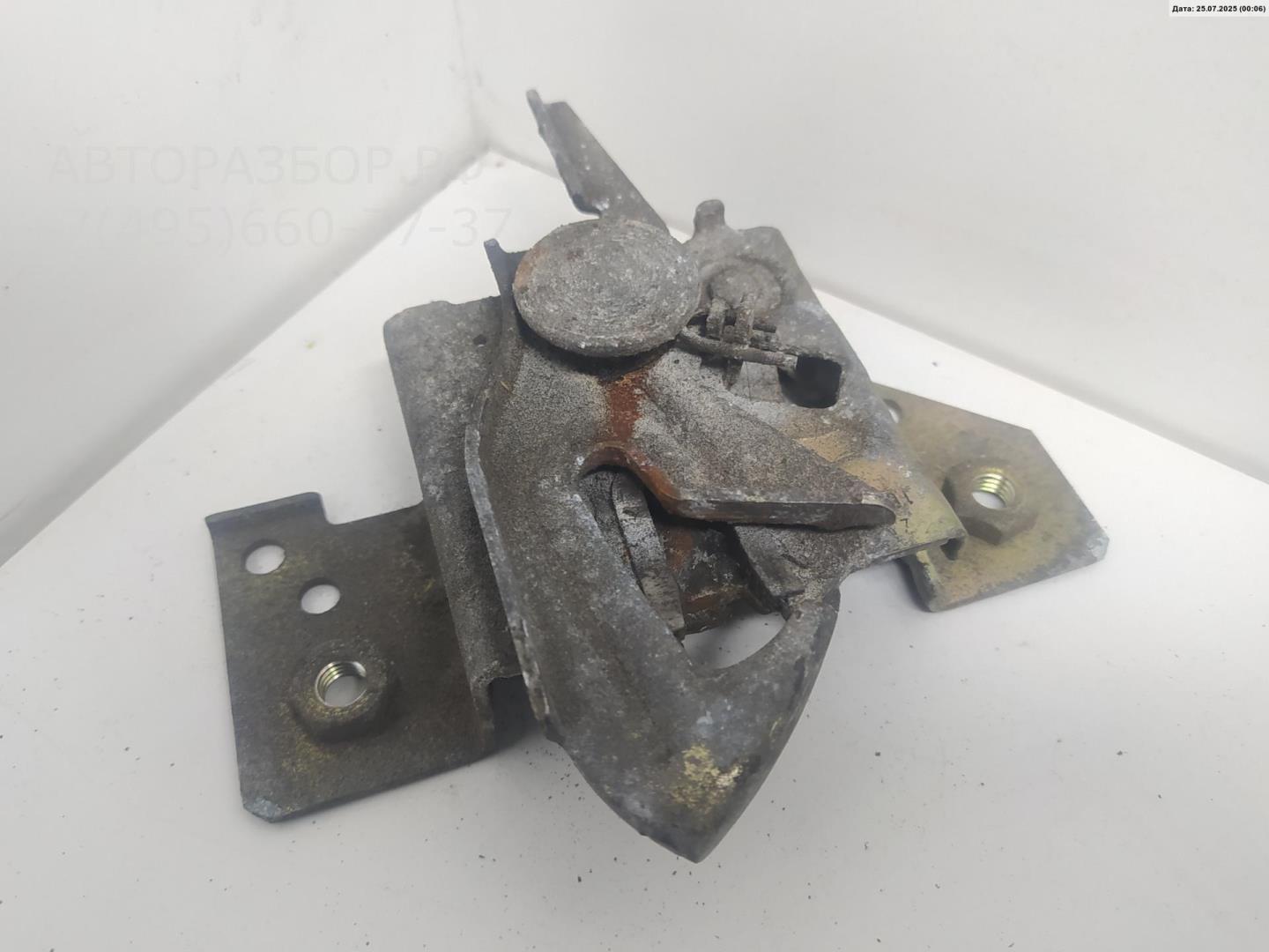 Замок капота