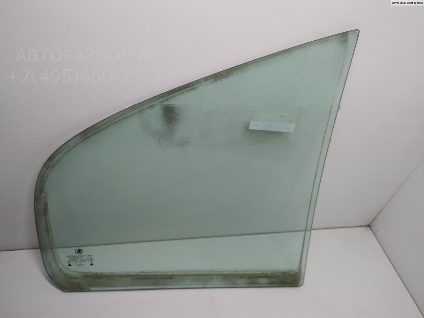 Стекло двери задней левой (форточка)