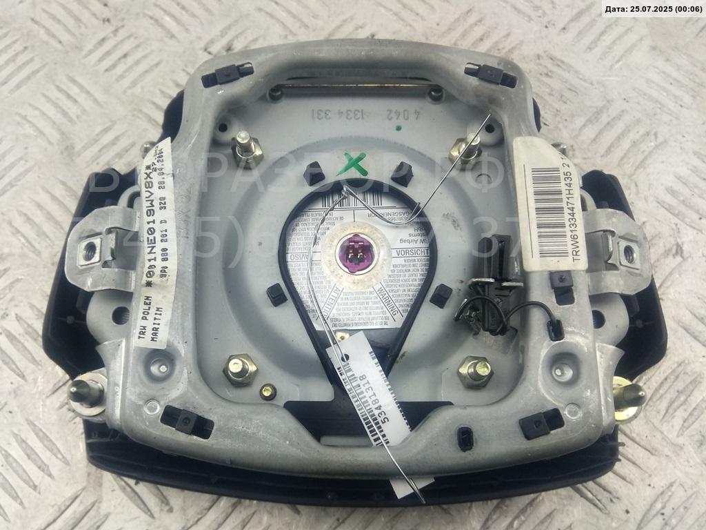 Подушка безопасности в рулевое колесо