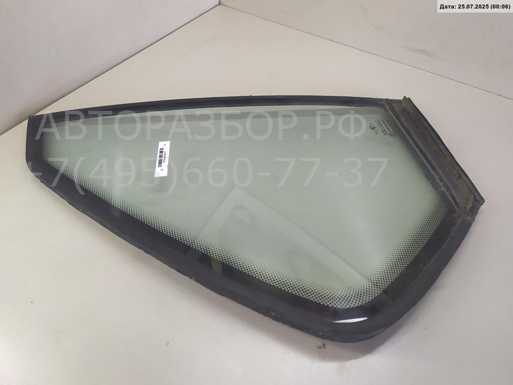 Стекло двери задней правой (форточка)
