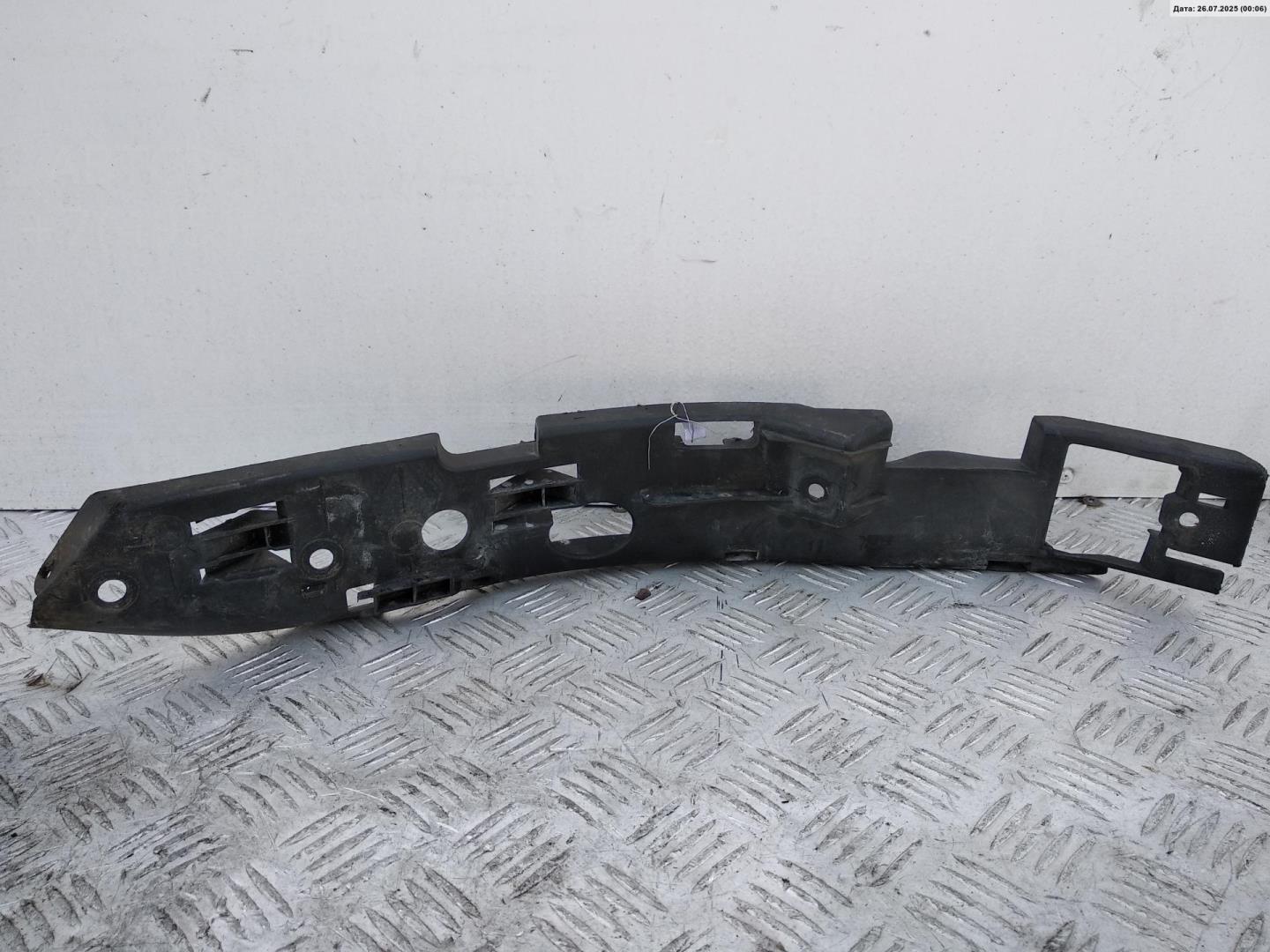 Кронштейн переднего бампера правый