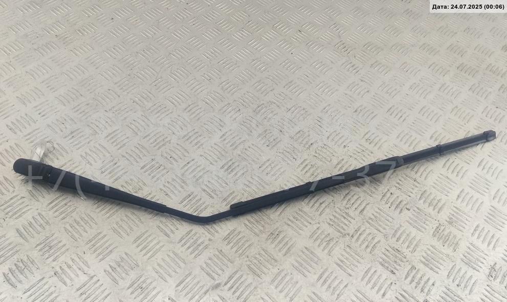 Поводок стеклоочистителя заднего