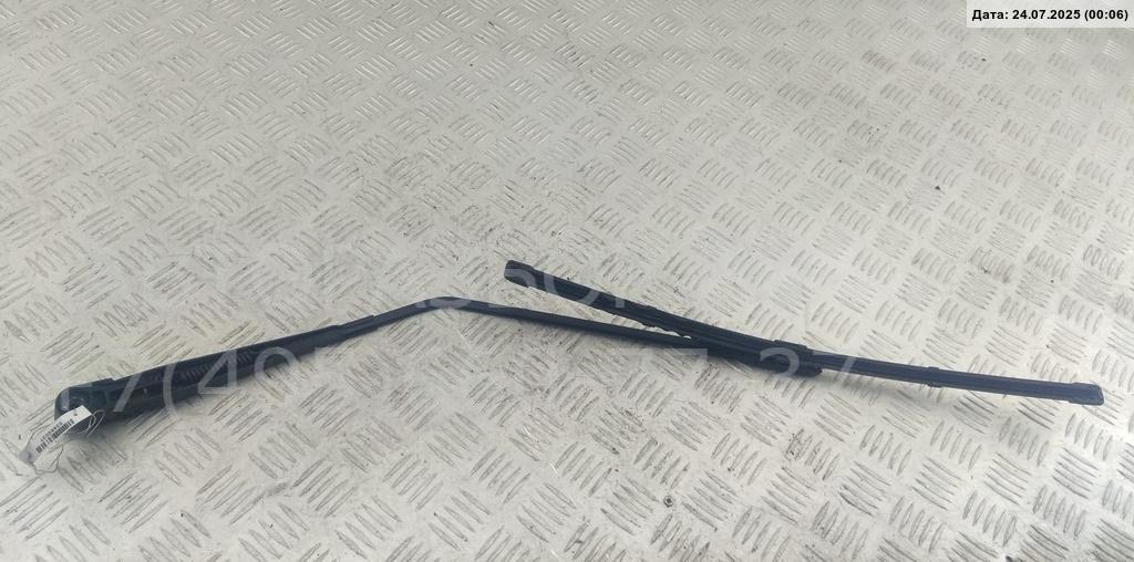 Поводок стеклоочистителя заднего