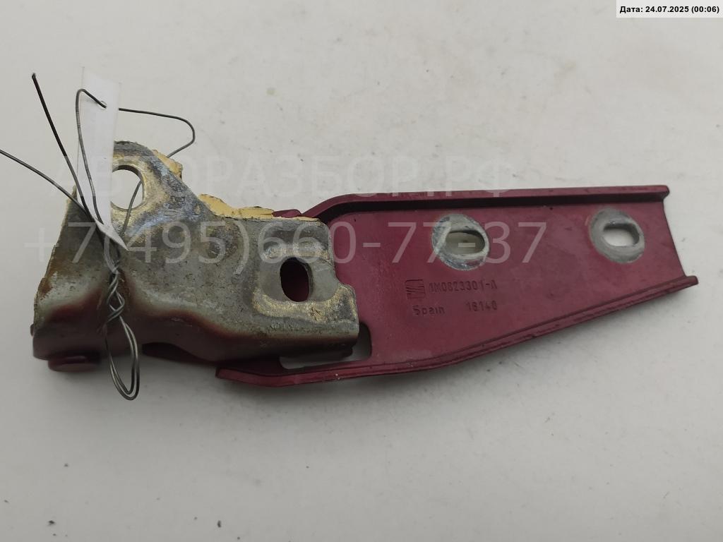 Петля капота левая