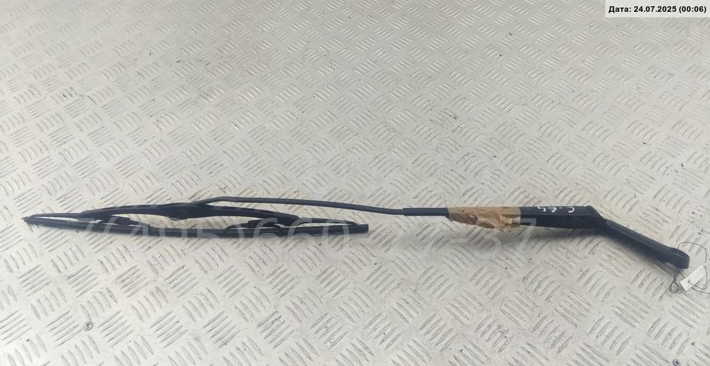 Поводок стеклоочистителя передний левый