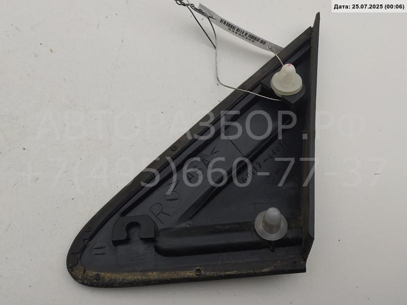 Накладка переднего крыла правого