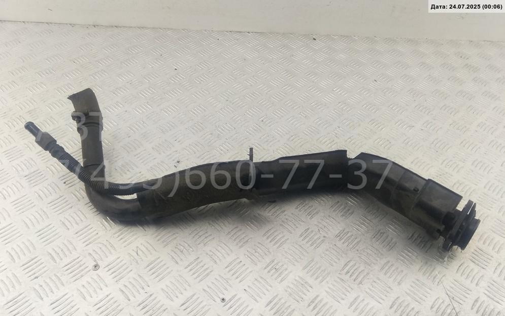 Горловина топливного бака