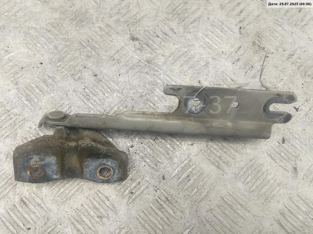 Петля капота левая