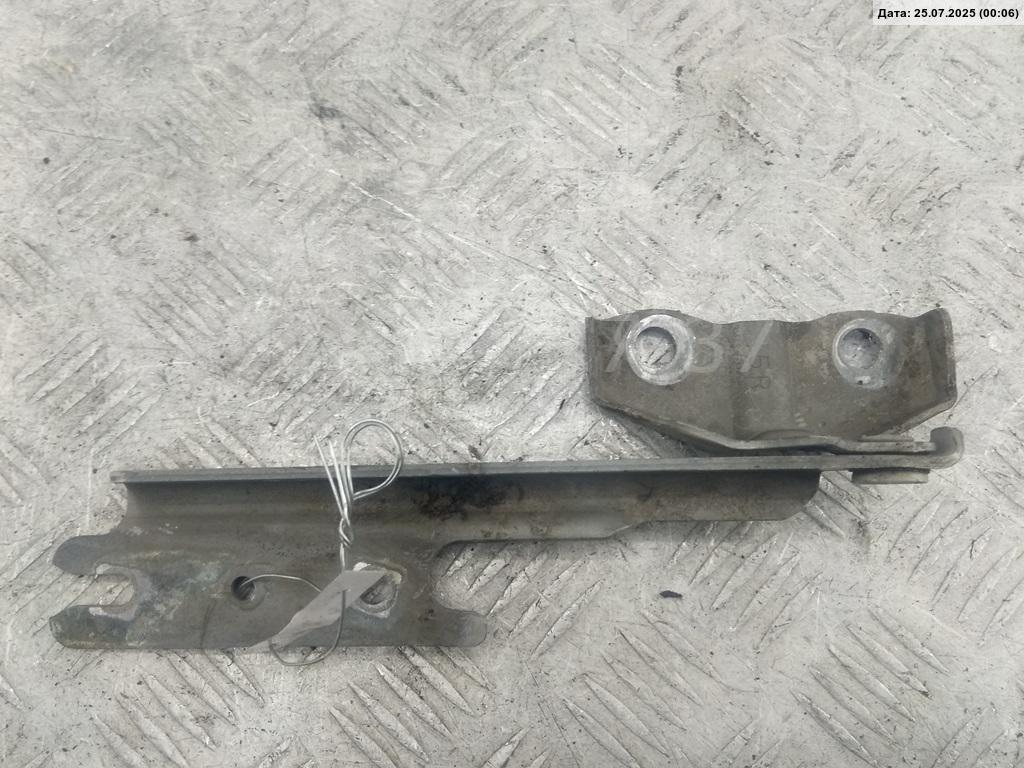 Петля капота правая