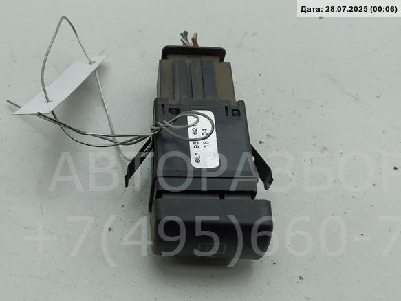 Кнопка обогрева заднего стекла