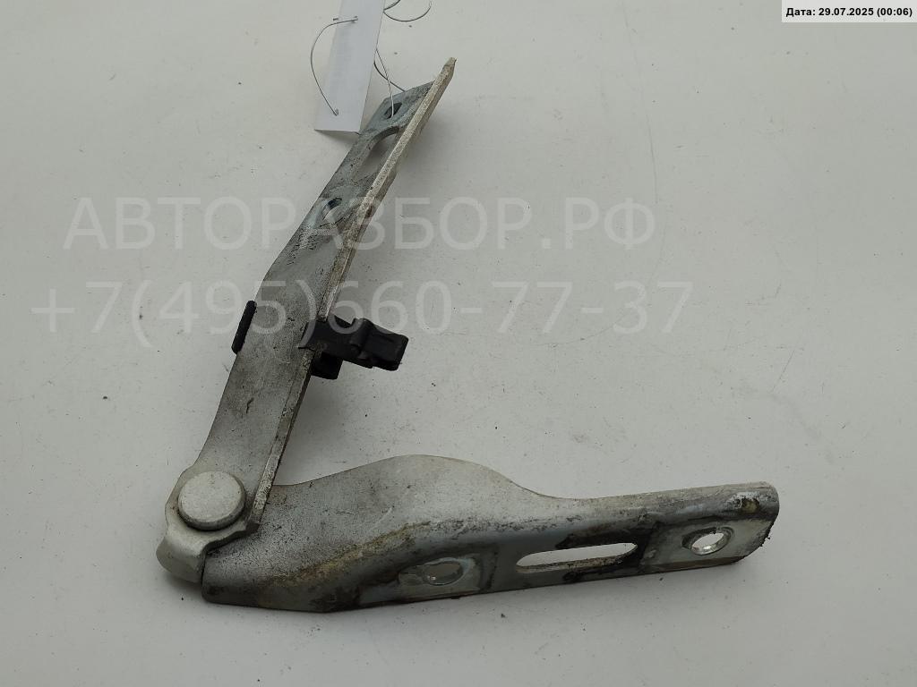 Петля капота левая