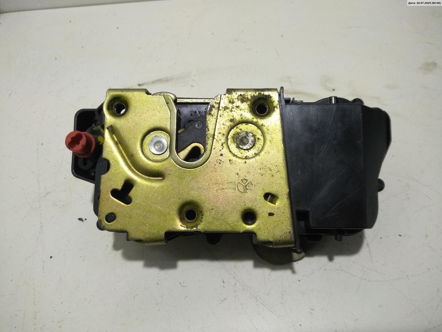 Замок двери задней правой