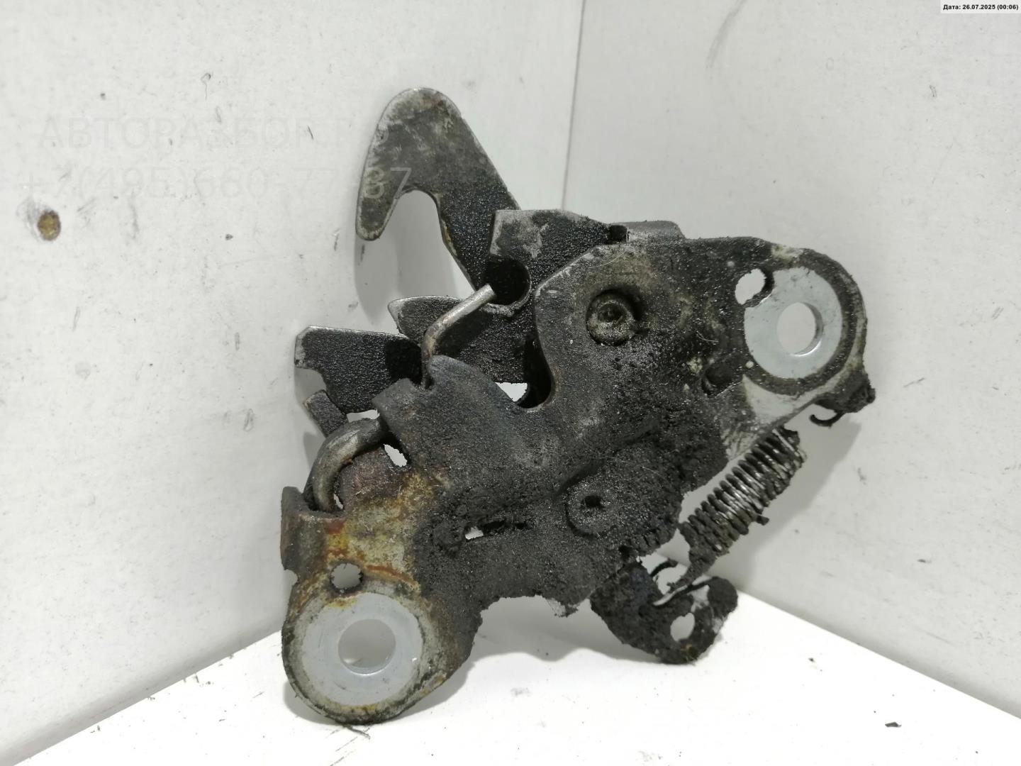 Замок капота