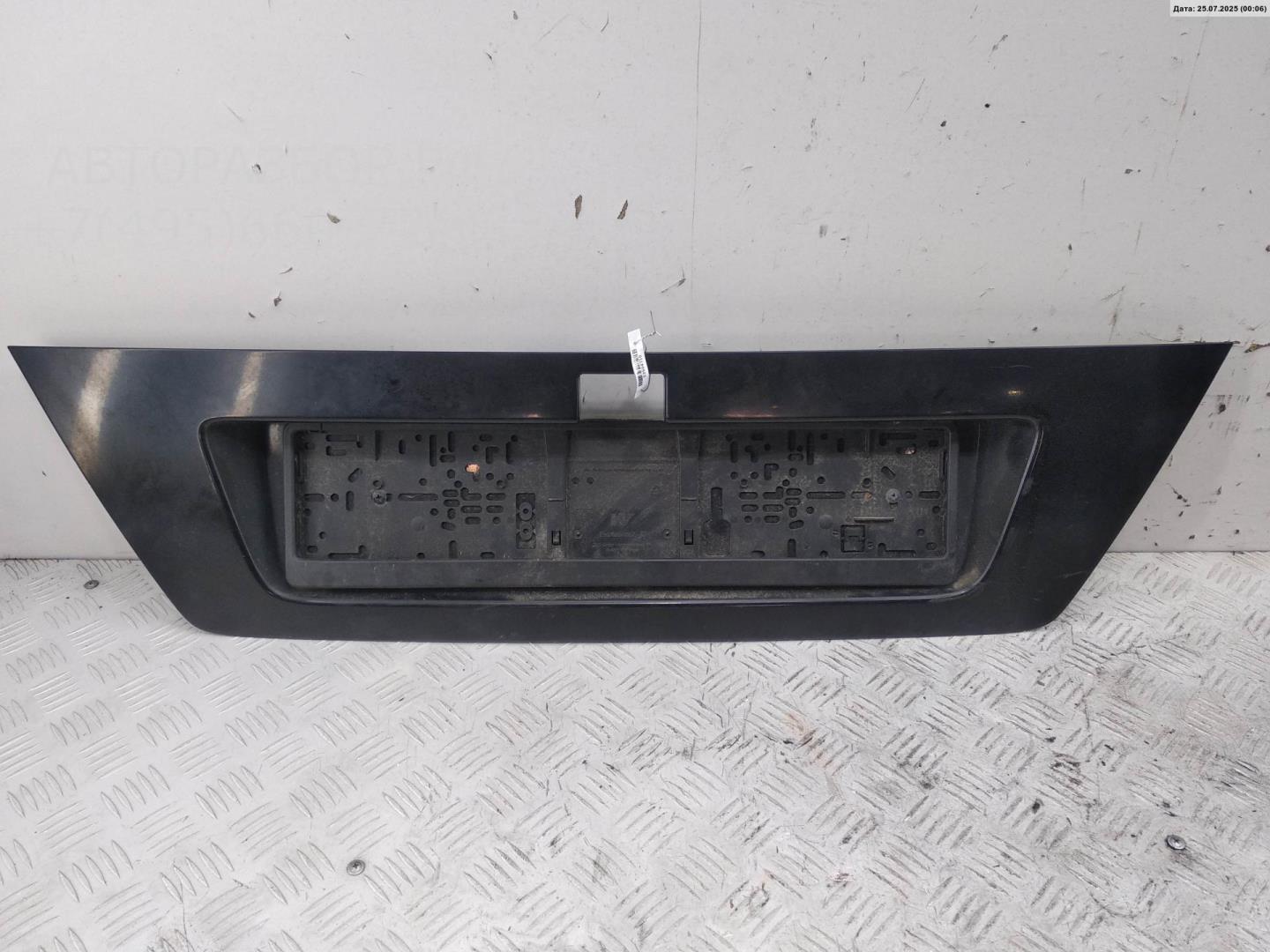 Накладка крышки багажника