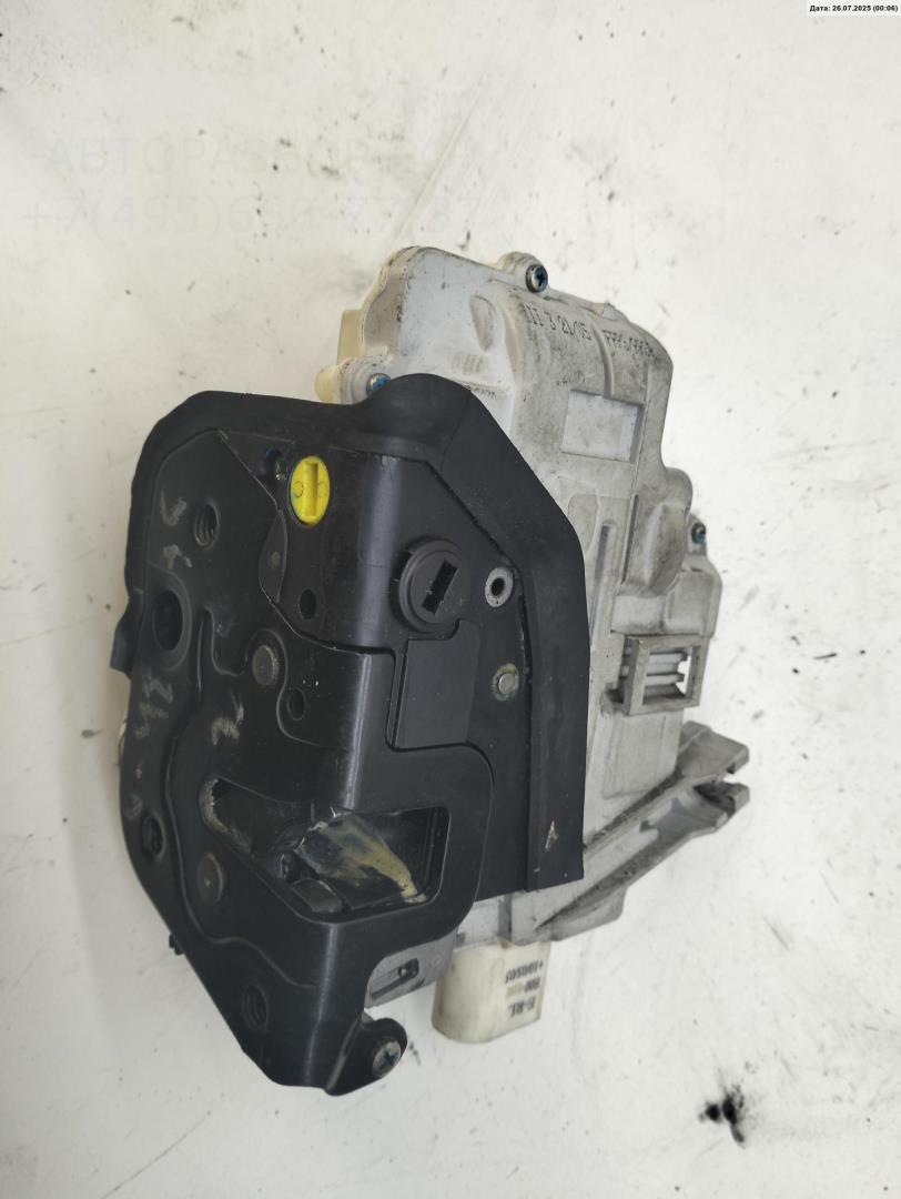 Замок двери задней левой