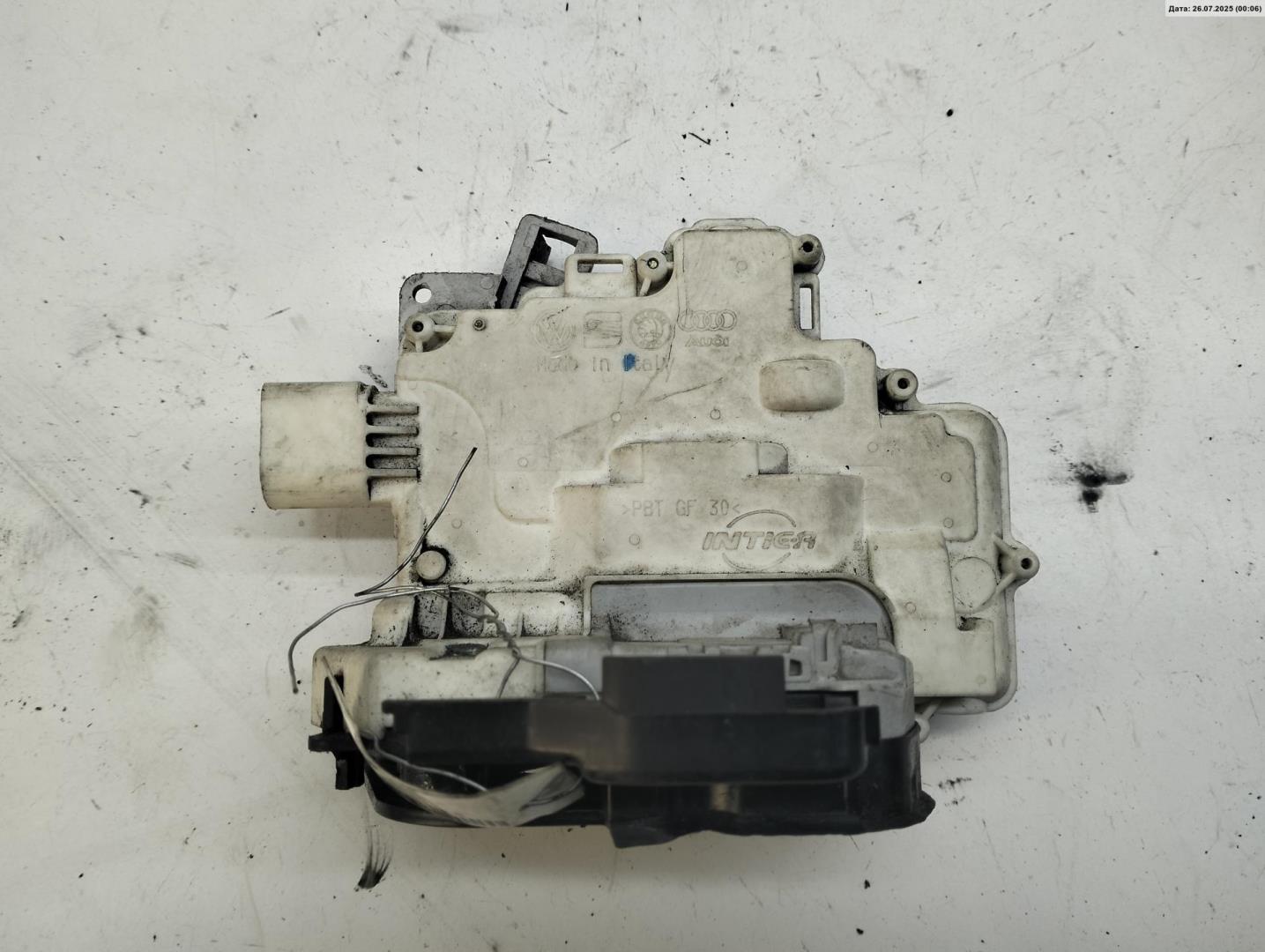 Замок двери задней левой