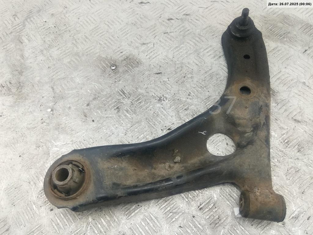 Рычаг передний левый