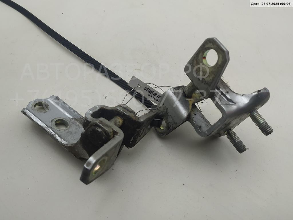 Петля двери