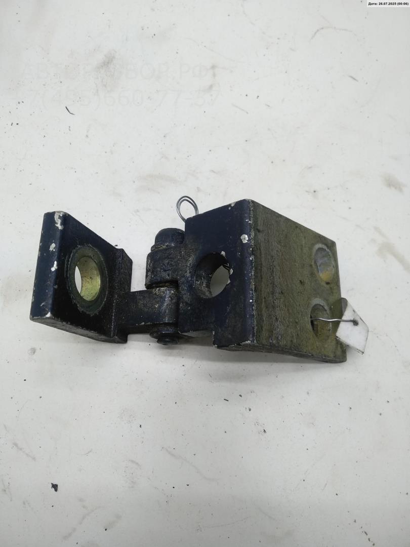 Петля двери