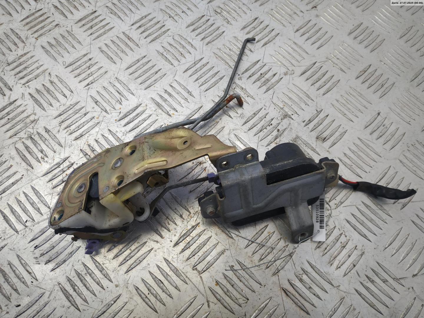 Замок двери передней правой