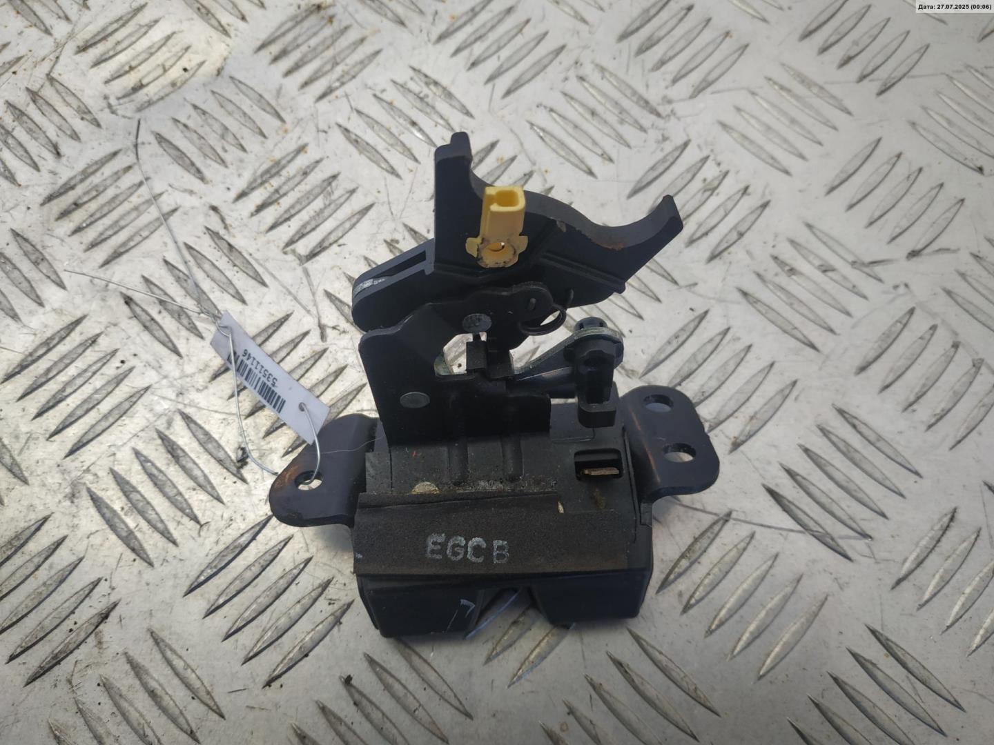 Замок багажника