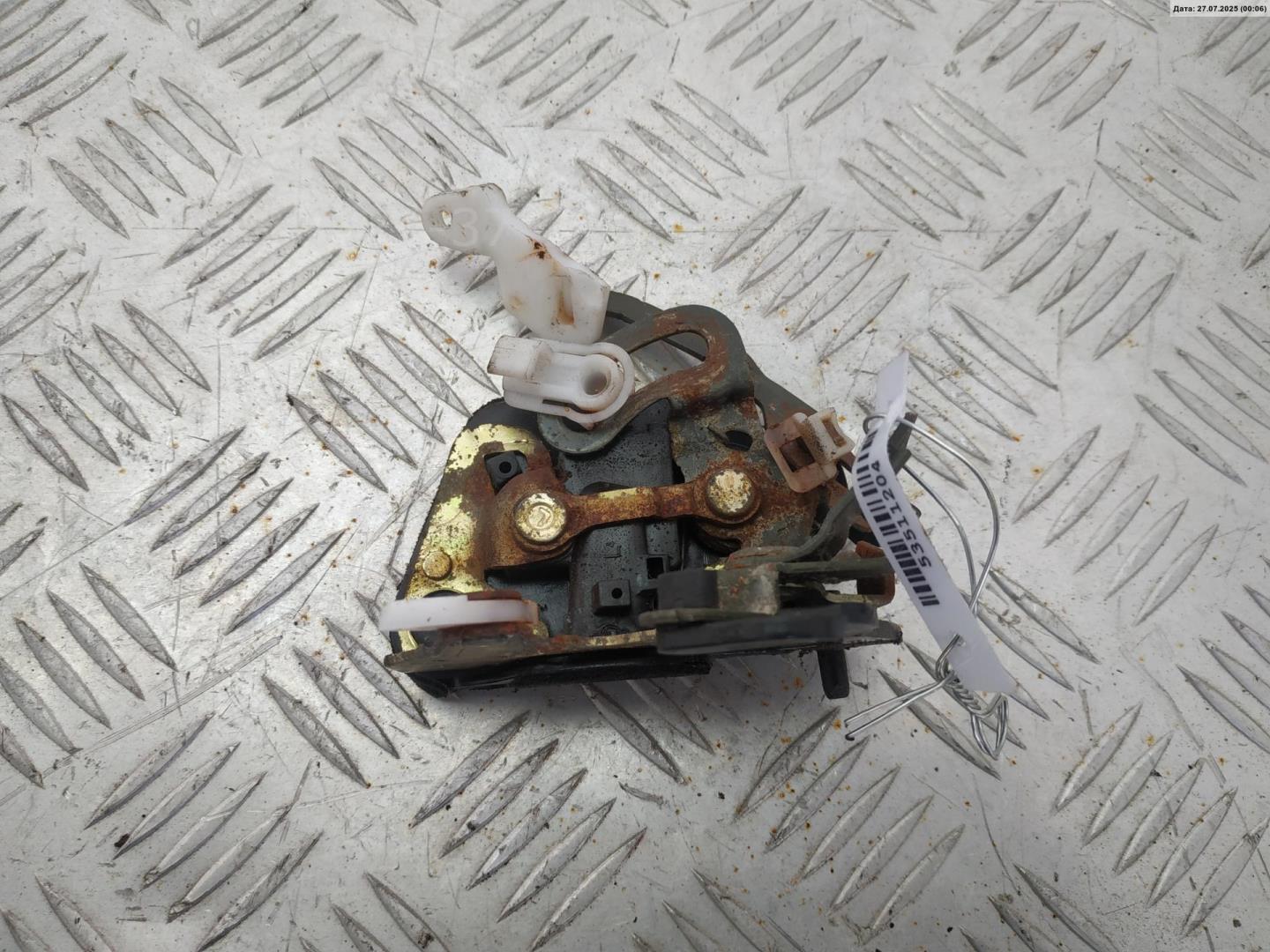 Замок двери задней левой