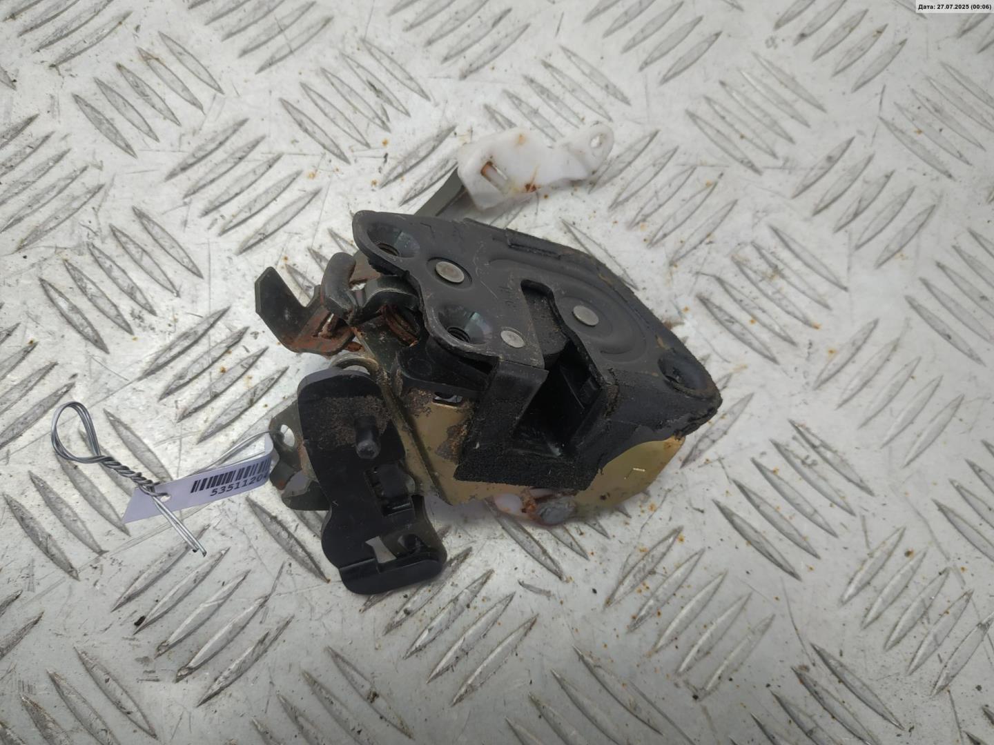 Замок двери задней левой