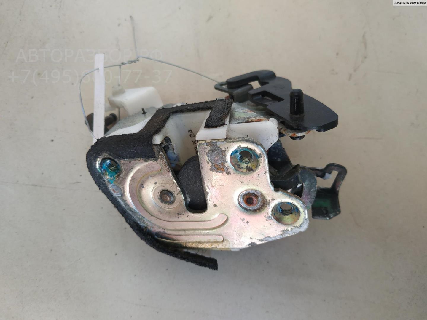 Замок двери задней левой