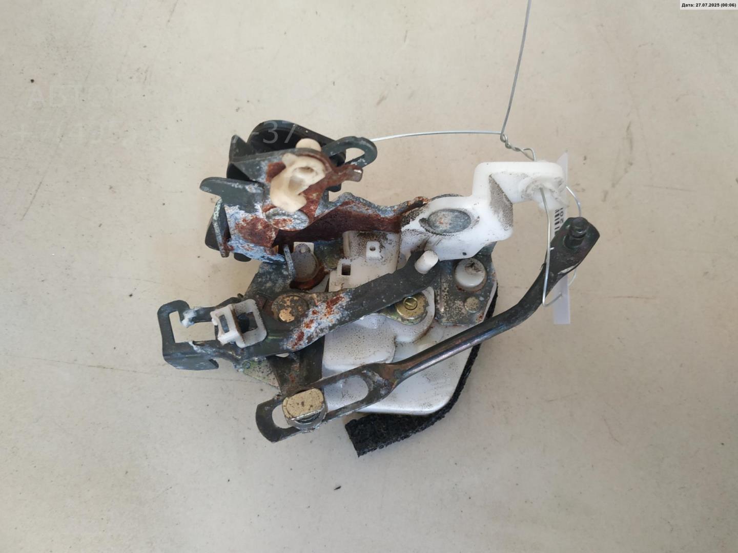 Замок двери задней левой