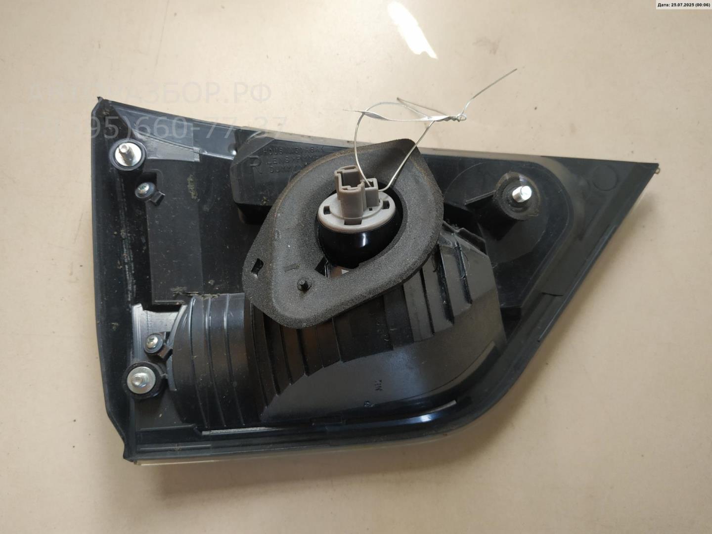 Фонарь задний внутренний правый