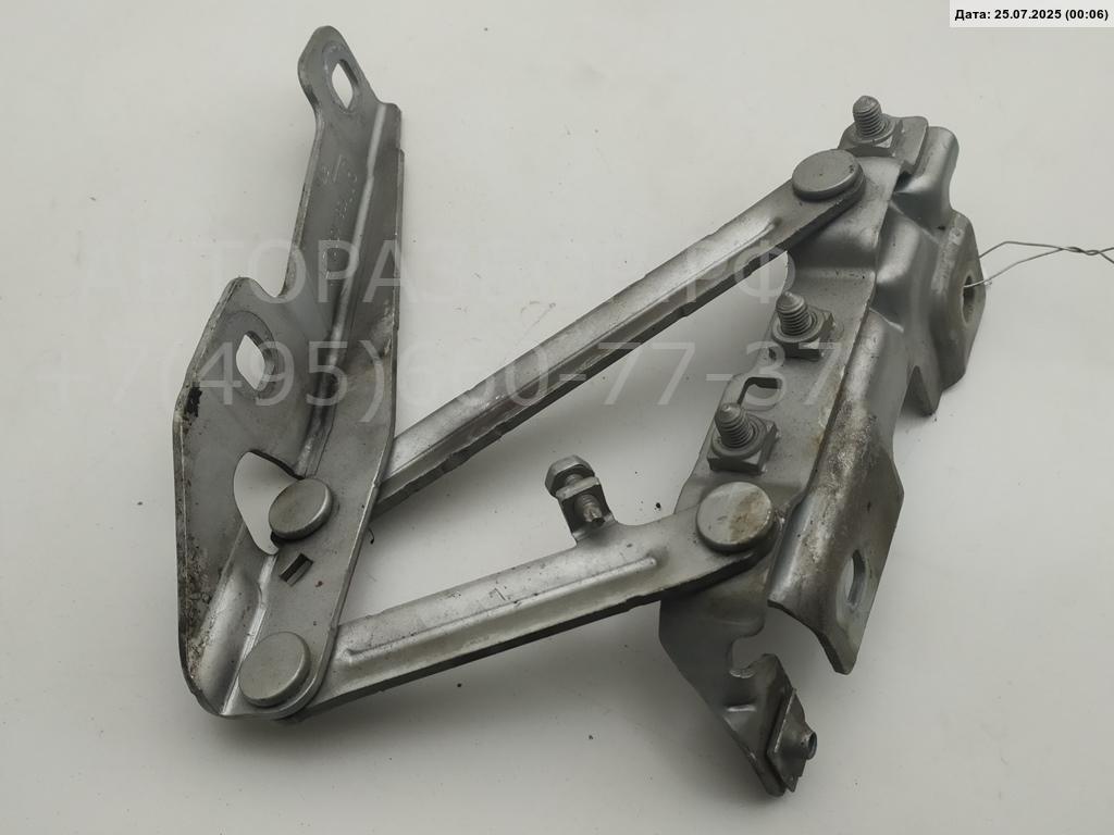 Петля капота левая