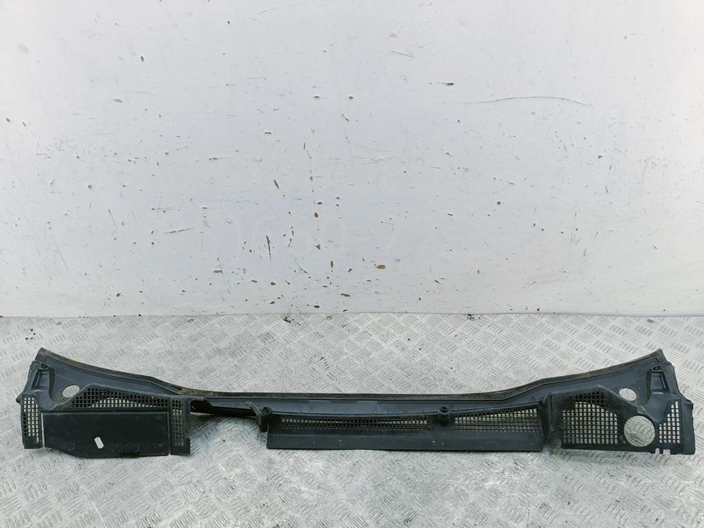 Решетка стеклоочистителей (Жабо)